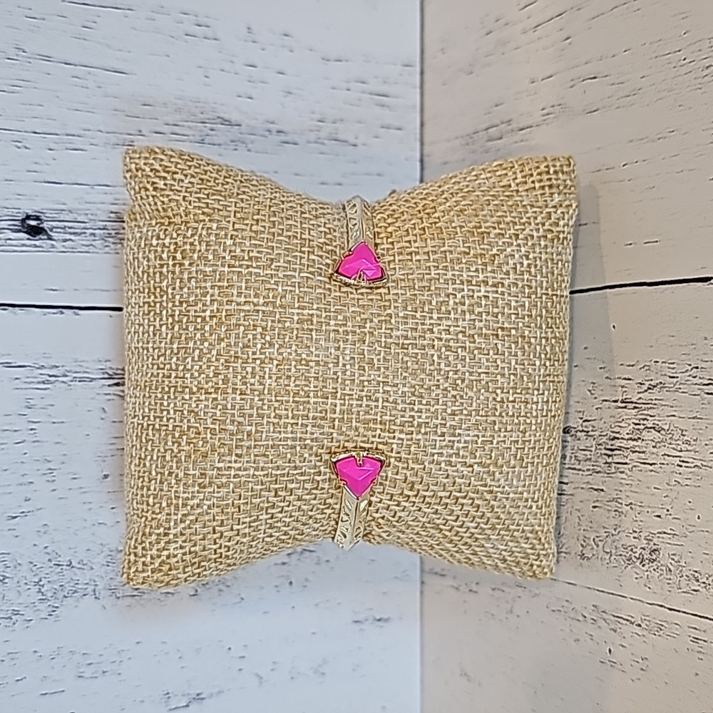 Kendra Scott  Hot Pink Triangle Gold Set